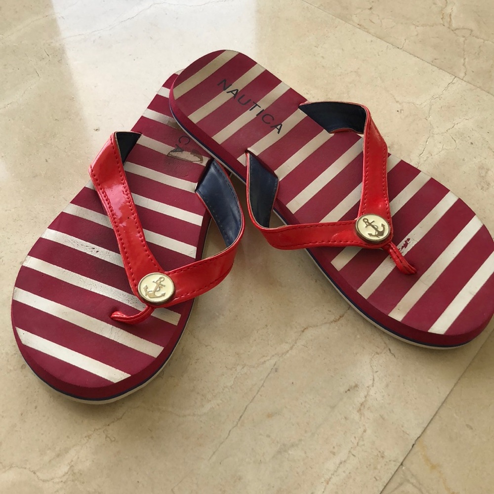 RED PATENT STRAP WITH ANCHOR BUTTON FLIP FLOPS